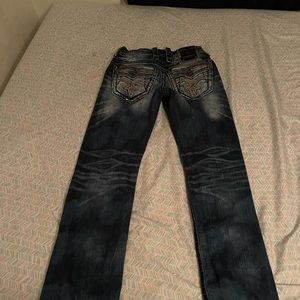 I’m selling my rock revival jeans. They are in great condition